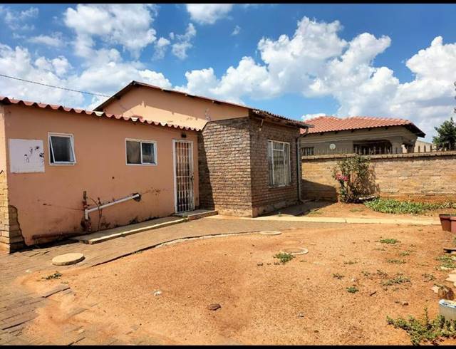 3 BEDROOM HOUSE FOR SALE IN BRAAMFISCHERVILLE